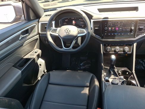 Used 2023 Volkswagen Atlas Cross Sport SE w/ Black Wheel Package AWD/4WD image 10