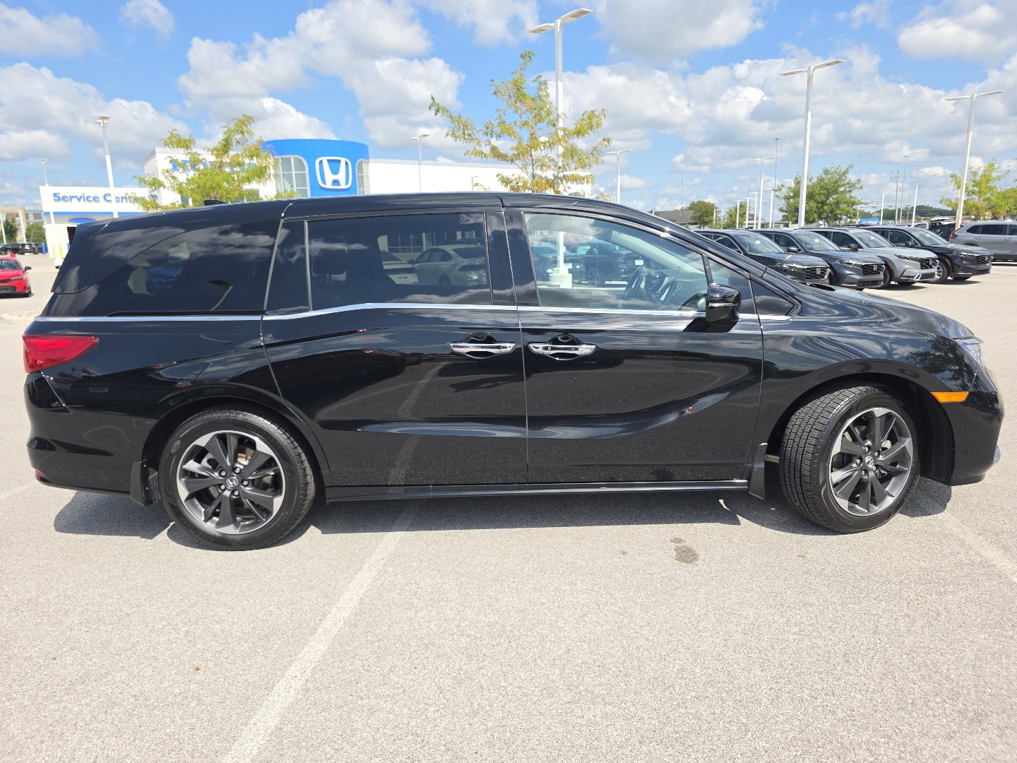 Certified 2024 Honda Odyssey Elite image 17