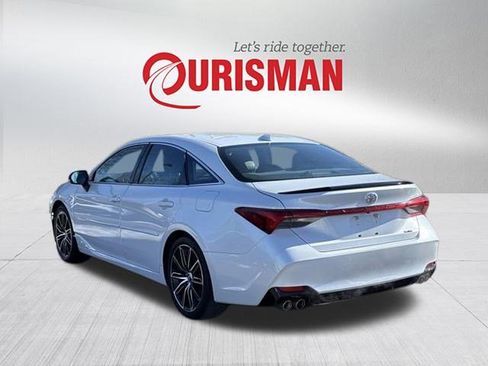 Used 2019 Toyota Avalon XSE image 4