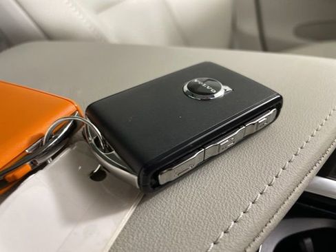 New 2025 Volvo XC60 T8 Plus w/ Protection Package Premier image 43