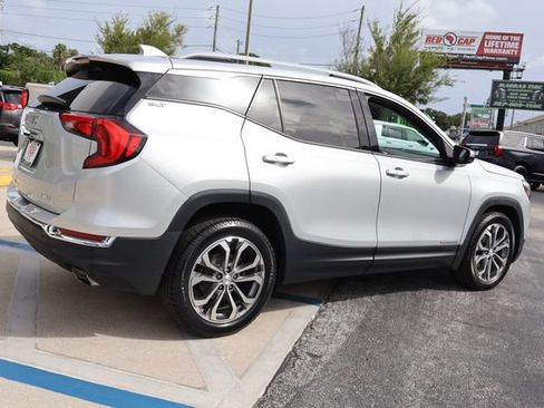 Used 2020 GMC Terrain SLT w/ GMC Pro Grade Package AWD/4WD image 8