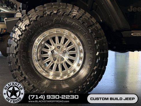 Used 2025 Jeep Wrangler Unlimited Rubicon 4xe w/ Safety Group AWD/4WD image 32