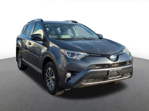 Used 2018 Toyota RAV4 XLE image 8