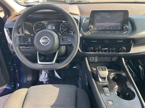 Used 2021 Nissan Rogue SV FWD image 4