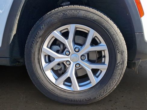 Used 2022 Jeep Grand Cherokee Limited AWD/4WD image 9
