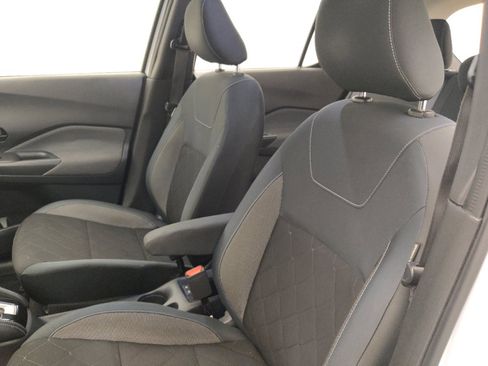 Used 2019 Nissan Kicks S FWD image 17
