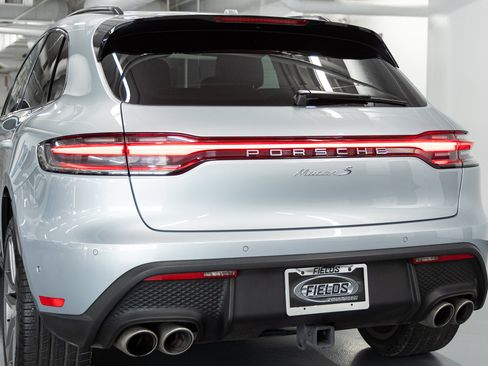 Used 2022 Porsche Macan S w/ Premium Package Plus AWD/4WD image 16