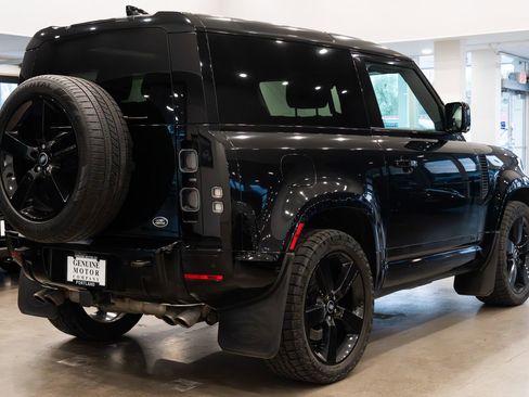 Used 2023 Land Rover Defender 90 V8 image 4