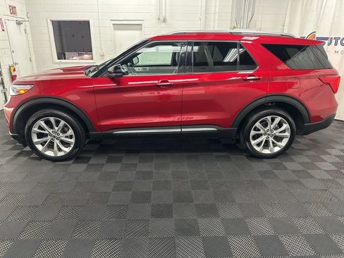 Used 2022 Ford Explorer Platinum w/ Equipment Group 601A AWD/4WD image 6