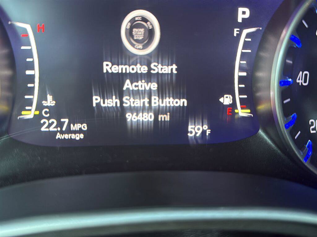 Used 2020 Chrysler Pacifica Touring-L AWD/4WD image 9