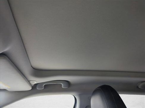 Used 2017 Jeep Compass Latitude w/ Popular Equipment Group FWD image 10