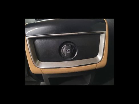 Used 2024 Kia Carnival EX FWD image 25
