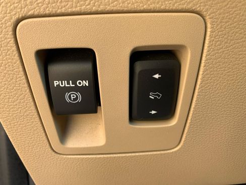 Used 2019 Ford F150 Lariat AWD/4WD image 33