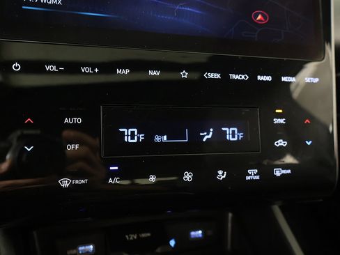 Used 2024 Hyundai Santa Cruz Night AWD/4WD image 45
