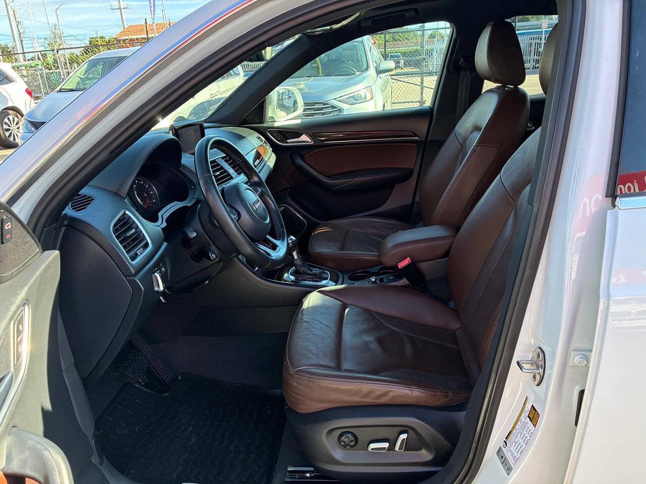 Used 2018 Audi Q3 2.0T Premium Plus w/ Premium Plus Package AWD/4WD image 11