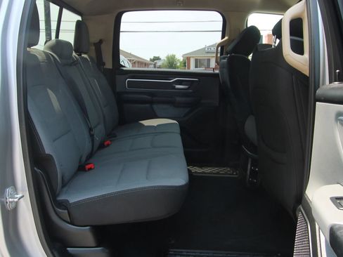 Used 2019 RAM 1500 Big Horn AWD/4WD image 12