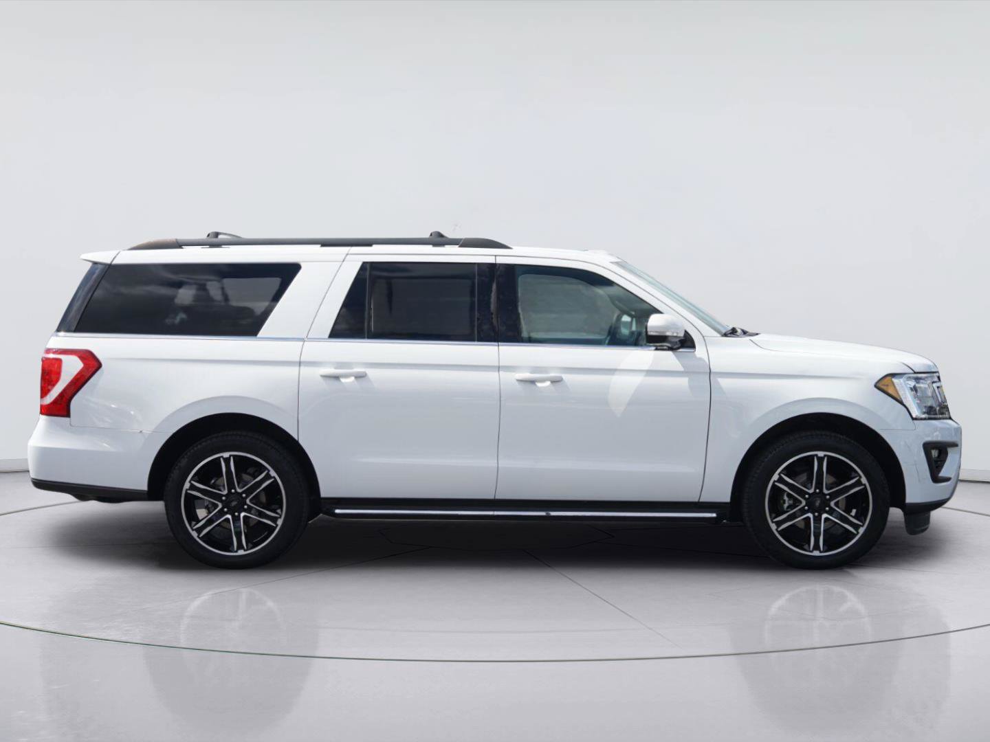 Used 2020 Ford Expedition Max XLT w/ Equipment Group 202A RWD image 5