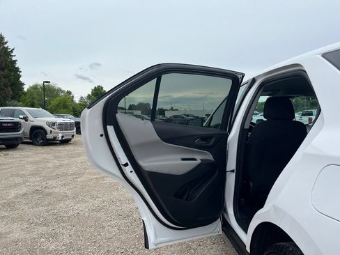 Used 2024 Chevrolet Equinox LT AWD/4WD image 30