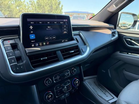 Used 2021 Chevrolet Tahoe Z71 w/ Luxury Package AWD/4WD image 36