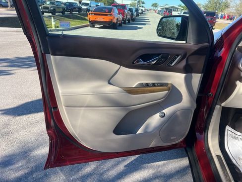 Used 2018 GMC Acadia Denali w/ Technology Package image 20