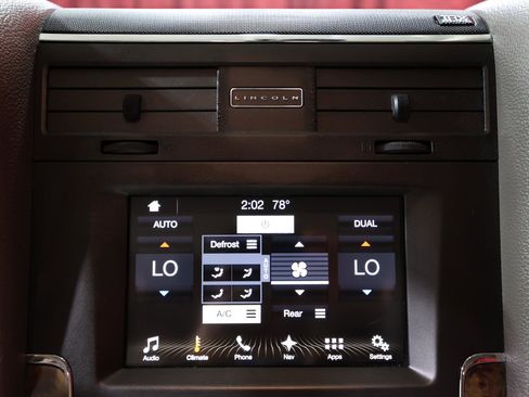 Used 2017 Lincoln Navigator Select image 21