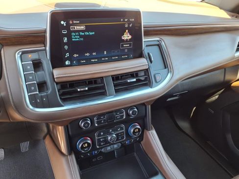 Used 2024 Chevrolet Suburban High Country image 10