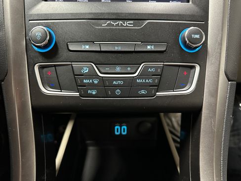 Certified 2019 Ford Fusion SE image 20