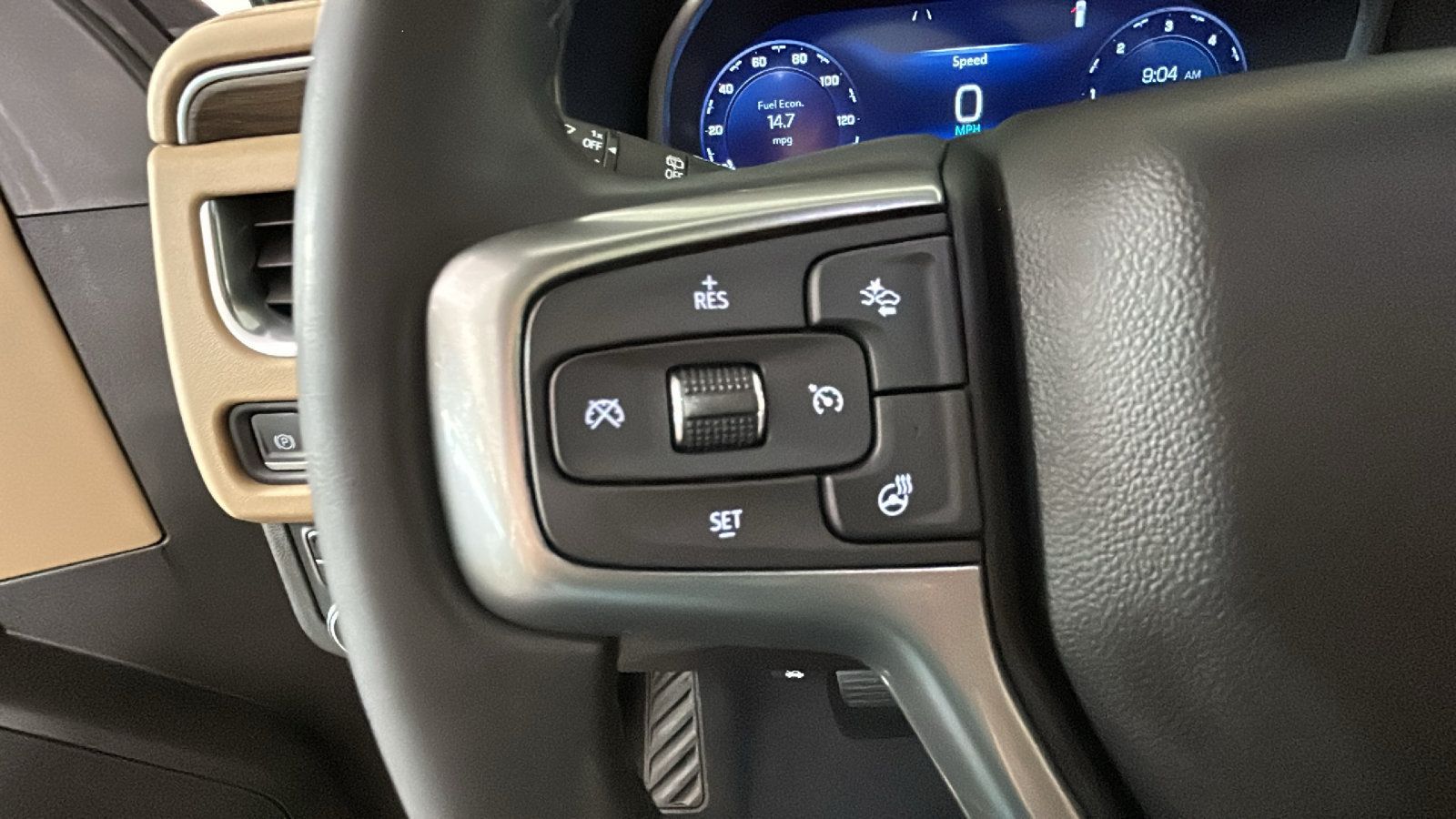 Used 2023 Chevrolet Tahoe Premier AWD/4WD image 18