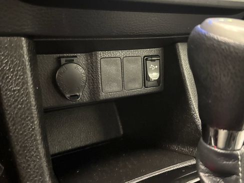 Used 2016 Toyota Corolla LE FWD image 24