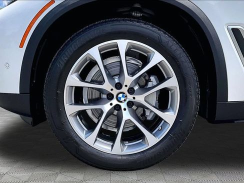 Used 2023 BMW X5 xDrive40i w/ Premium Package AWD/4WD image 22