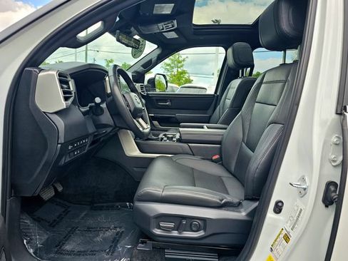 Used 2025 Toyota Tundra Limited AWD/4WD image 18