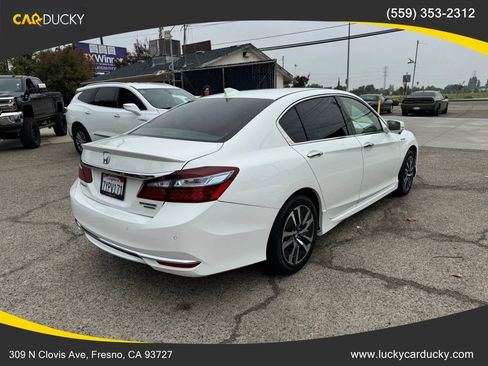 Used 2017 Honda Accord Touring image 5