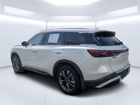 Used 2023 INFINITI QX60 Luxe w/ Performance Audio Package FWD image 5