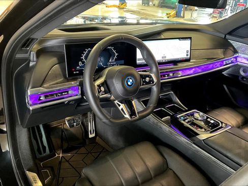 Used 2023 BMW i7 xDrive60 w/ Executive Package 2 image 16