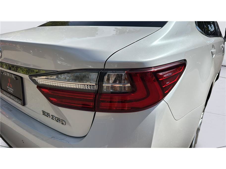 Used 2016 Lexus ES 350 w/ Luxury Package w/Wood Trim FWD image 12