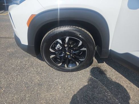 Used 2023 Chevrolet TrailBlazer LT FWD image 27