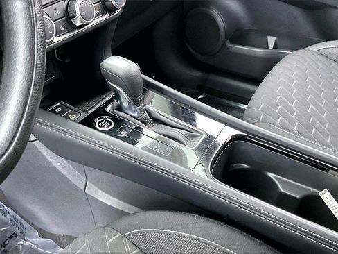 Used 2023 Nissan Kicks SV image 17