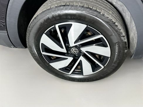 Used 2025 Volkswagen Atlas SE image 11