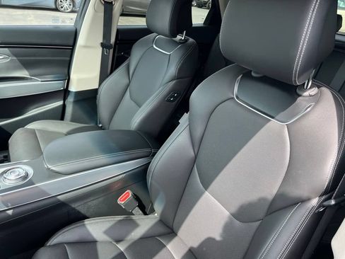 Used 2023 Genesis GV70 2.5T w/ Select Package AWD/4WD image 13