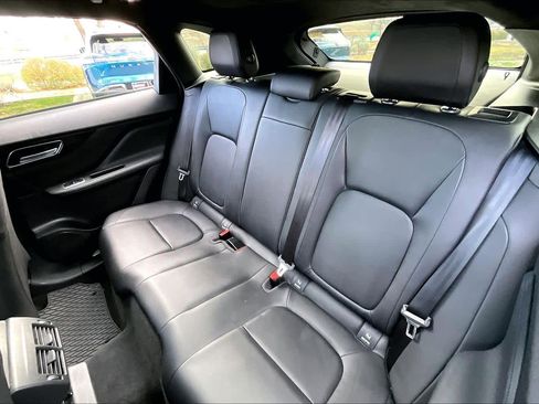 Used 2019 Jaguar F-PACE Premium image 20