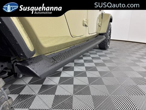 New 2025 Jeep Gladiator Sport image 23