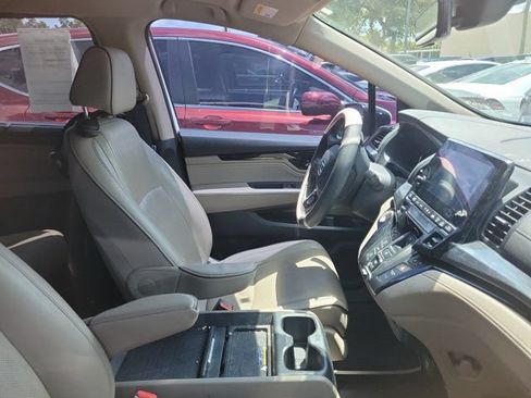 Used 2021 Honda Odyssey Elite image 2