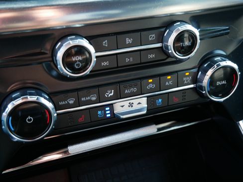 Used 2022 Ford F150 Lariat AWD/4WD image 32