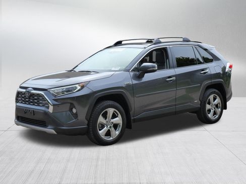 Used 2020 Toyota RAV4 Limited AWD/4WD image 3