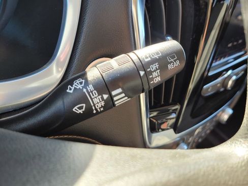 Used 2020 Chevrolet Traverse LS image 34