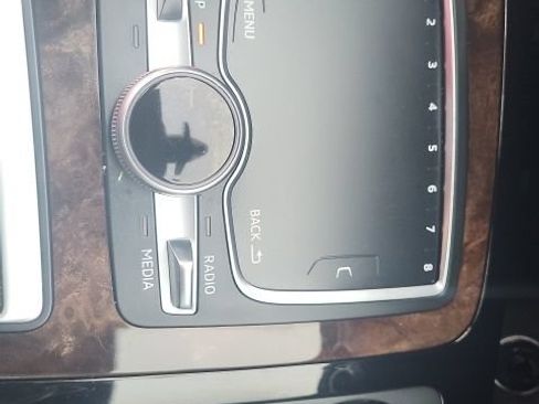 Used 2018 Audi Q7 3.0T Premium Plus w/ Premium Plus Package AWD/4WD image 19