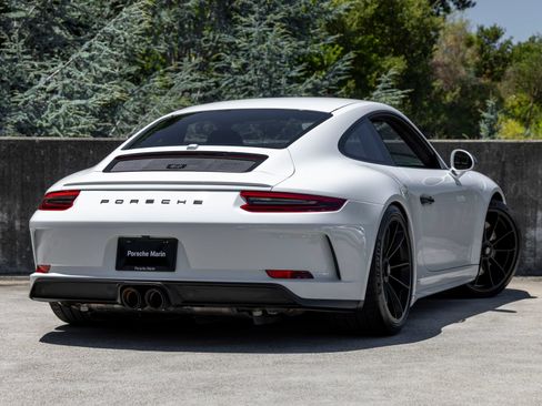 Certified 2018 Porsche 911 GT3 RWD image 11