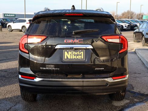 Used 2024 GMC Terrain SLT image 5