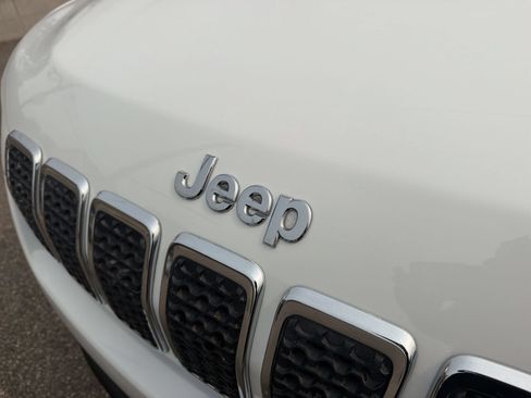 Used 2019 Jeep Cherokee Limited AWD/4WD image 13