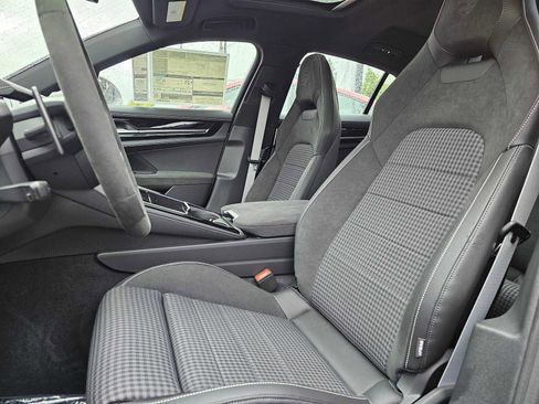 New 2025 Porsche Panamera 4 image 5